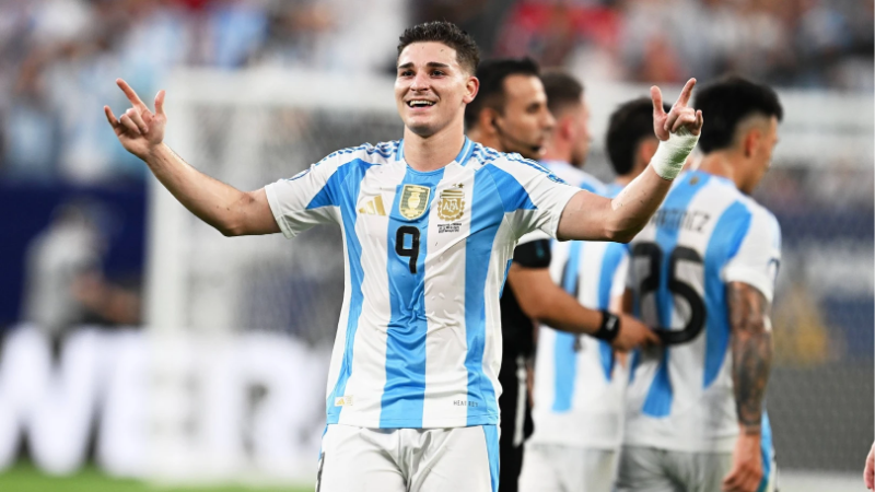 Những tiền đạo Argentina ghi bàn nhiều nhất: Kỷ lục ghi bàn cùng huyền thoại